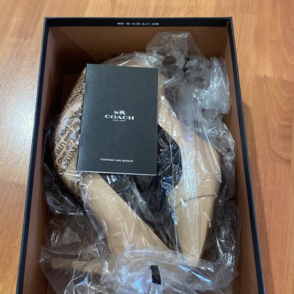 NIB Authentic Coach waverly pump heels sz 9 - Picture 11 of 13